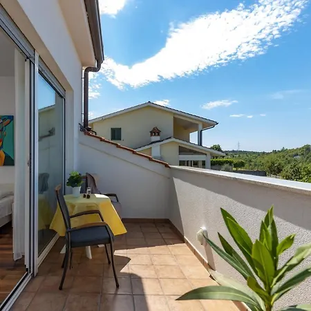 Terra Magica Deluxe Apartment Or Room With Private Parking, Terrace And Sea View Fiume Kültér fotó