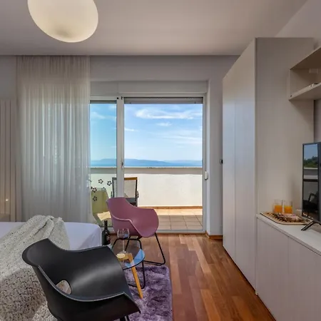 Terra Magica Deluxe Apartment Or Room With Private Parking, Terrace And Sea View Fiume Kültér fotó