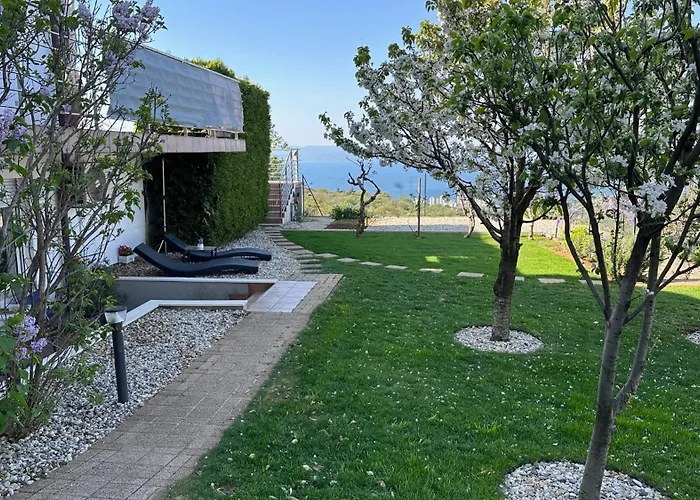 Terra Magica Deluxe Apartment Or Room With Private Parking, Terrace And Sea View