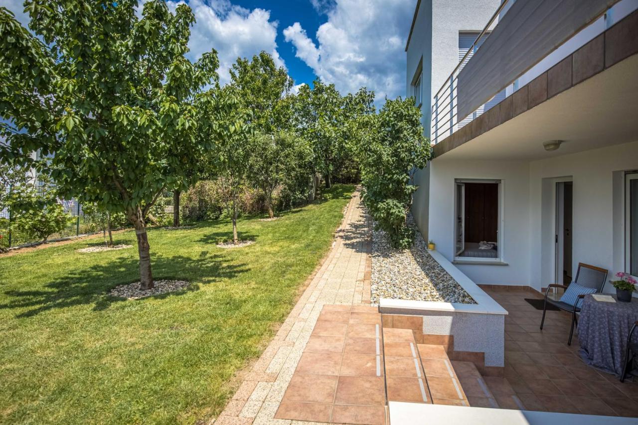 Terra Magica Deluxe Or With Private Parking, Terrace And Sea View Appartement *
