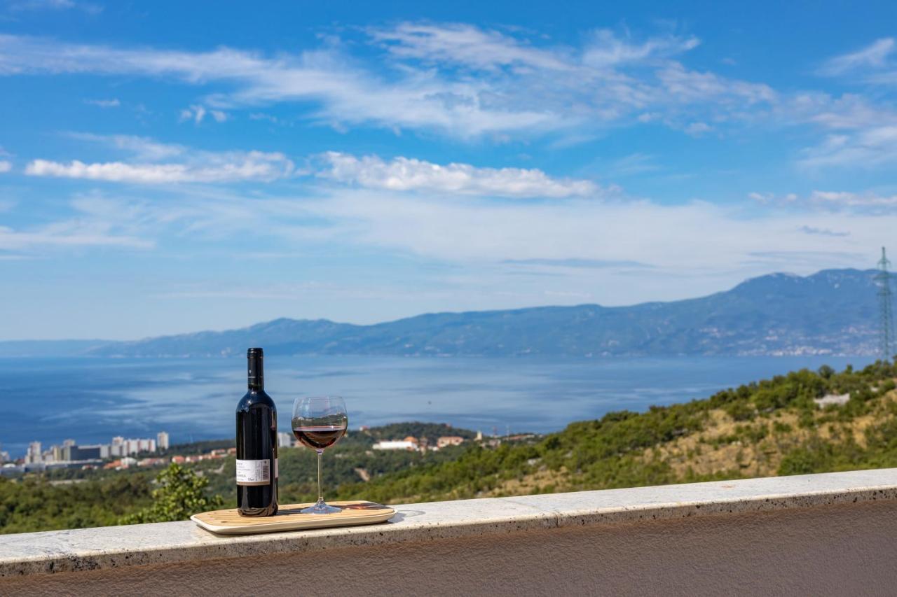 Appartement Terra Magica Deluxe Or With Private Parking, Terrace And Sea View Rijeka