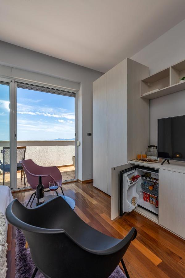 Terra Magica Deluxe Or With Private Parking, Terrace And Sea View Appartement Rijeka