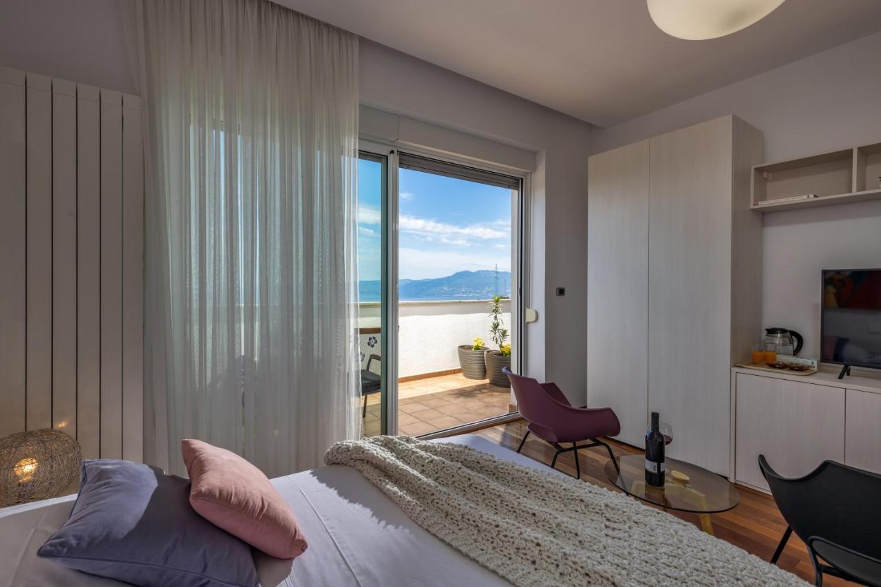 Terra Magica Deluxe Or With Private Parking, Terrace And Sea View Apartament *
