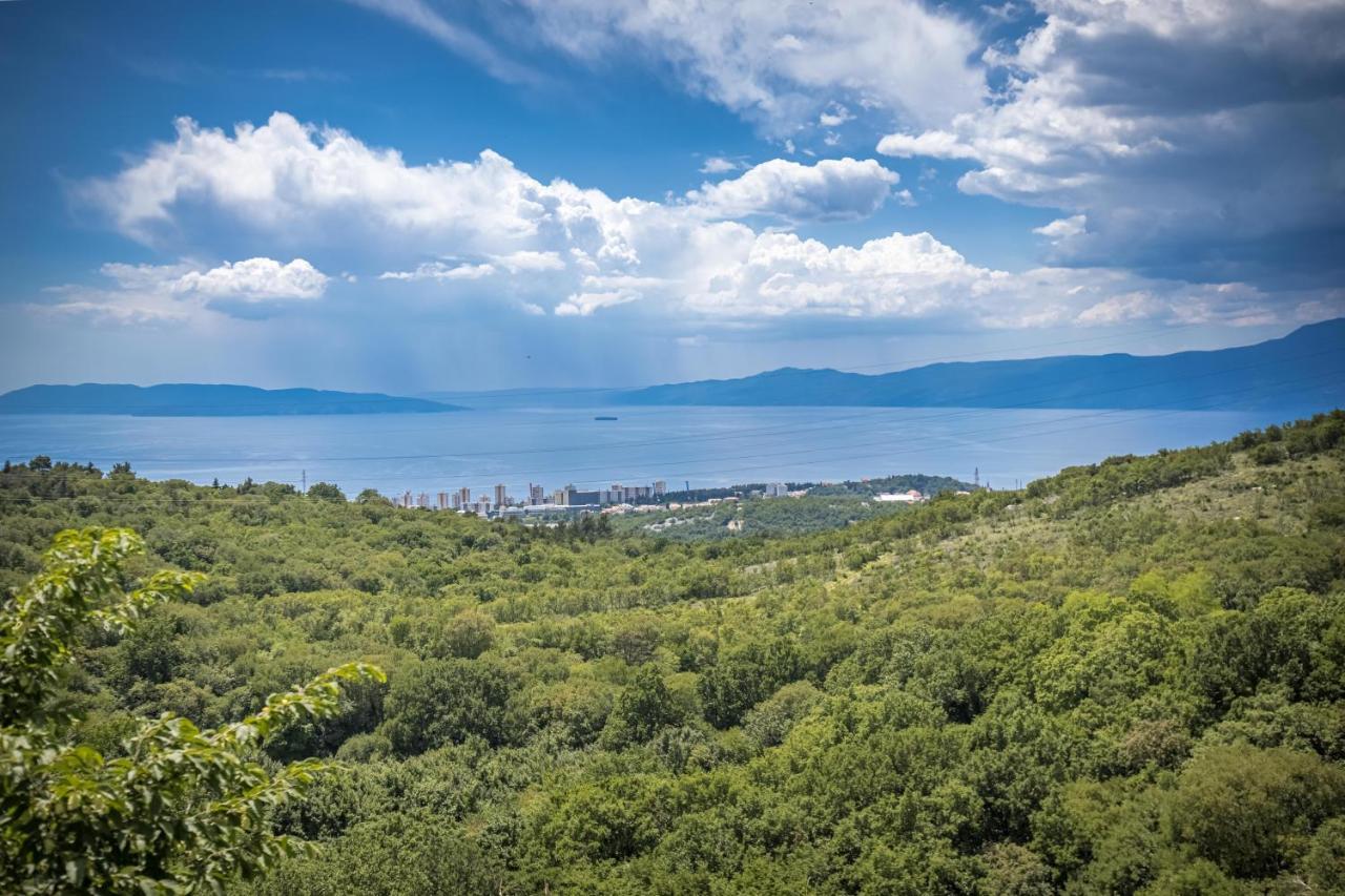 Appartement Terra Magica Deluxe Or With Private Parking, Terrace And Sea View Rijeka